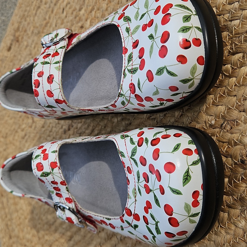 Alegria Cherry Print MaryJane Platform Shoes‎ Sample Size 7 - Picture 4 of 16